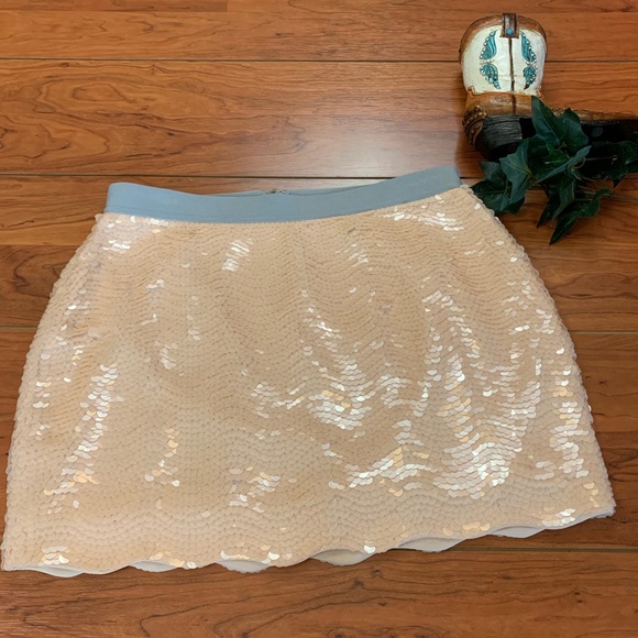 BCBG MaxAzria Peach Sequin Mini Skirt. - Picture 2 of 5